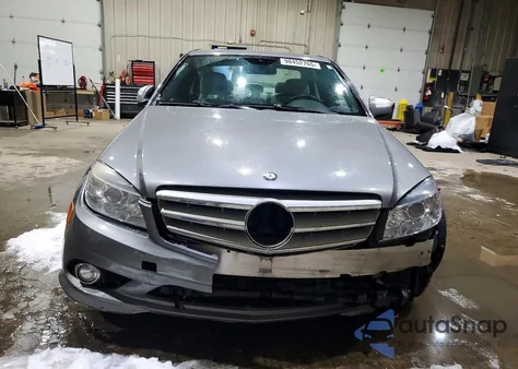 2009 Mercedes-Benz C 300 4Matic z USA, uszkodzony, nr VIN WDDGF81X49R070641